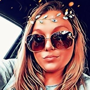 Meet your Posher, Krystal